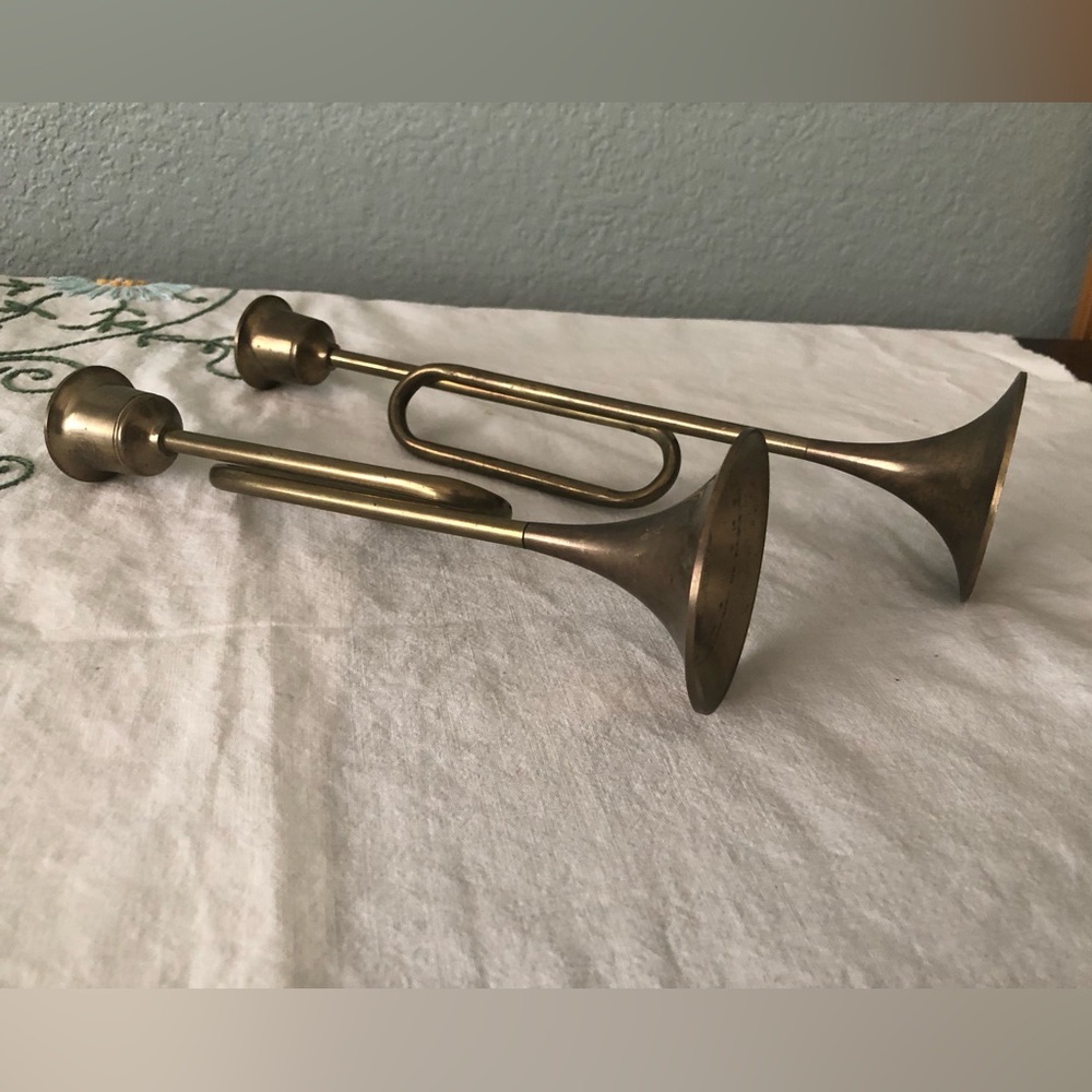 vtg pair of solid brass trumpet candel holders made in taiwan - Picture 2 of 5